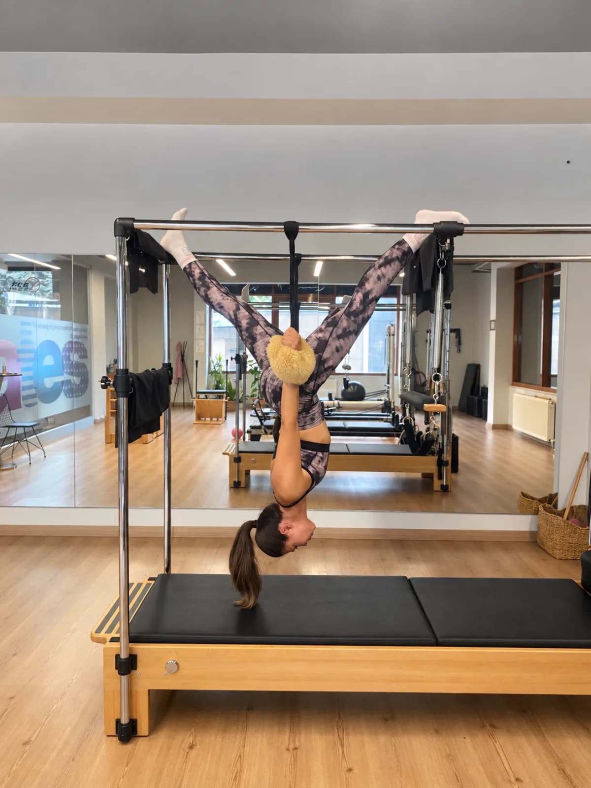 FLEX Health Club reformer pilates egzersizi