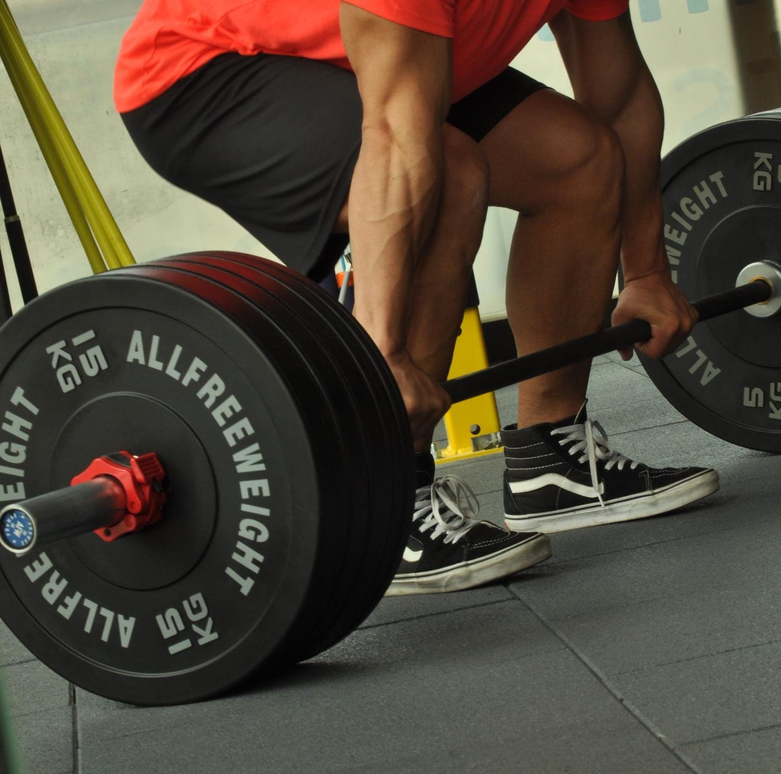 FLEX Health Club ağırlık antrenmanı